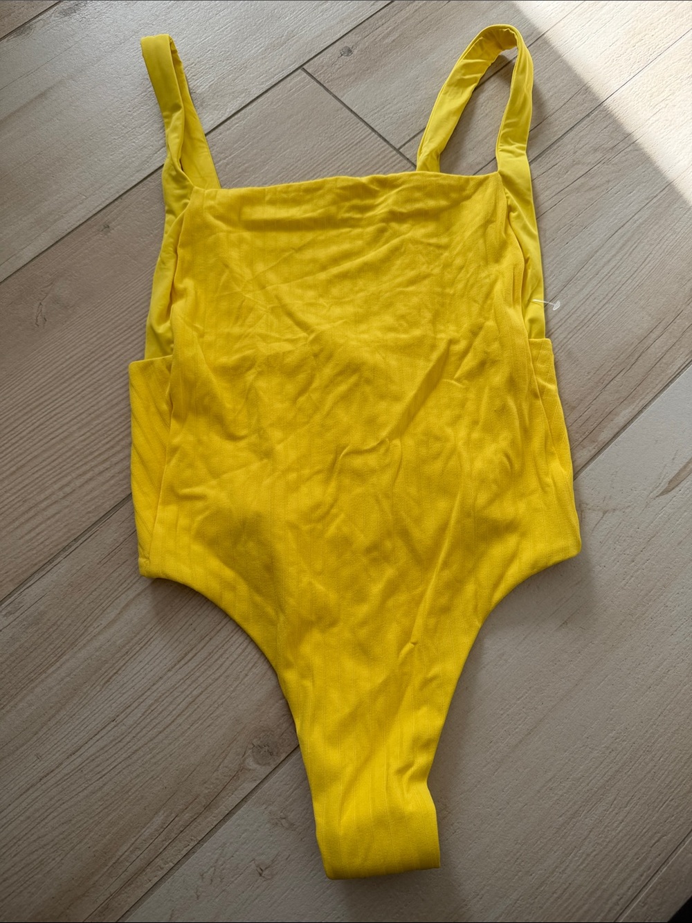 bond-eye Yellow One-Piece Swimsuit
